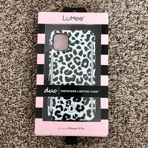 LuMee case in great condition. Includes charging cable and wrist strap.